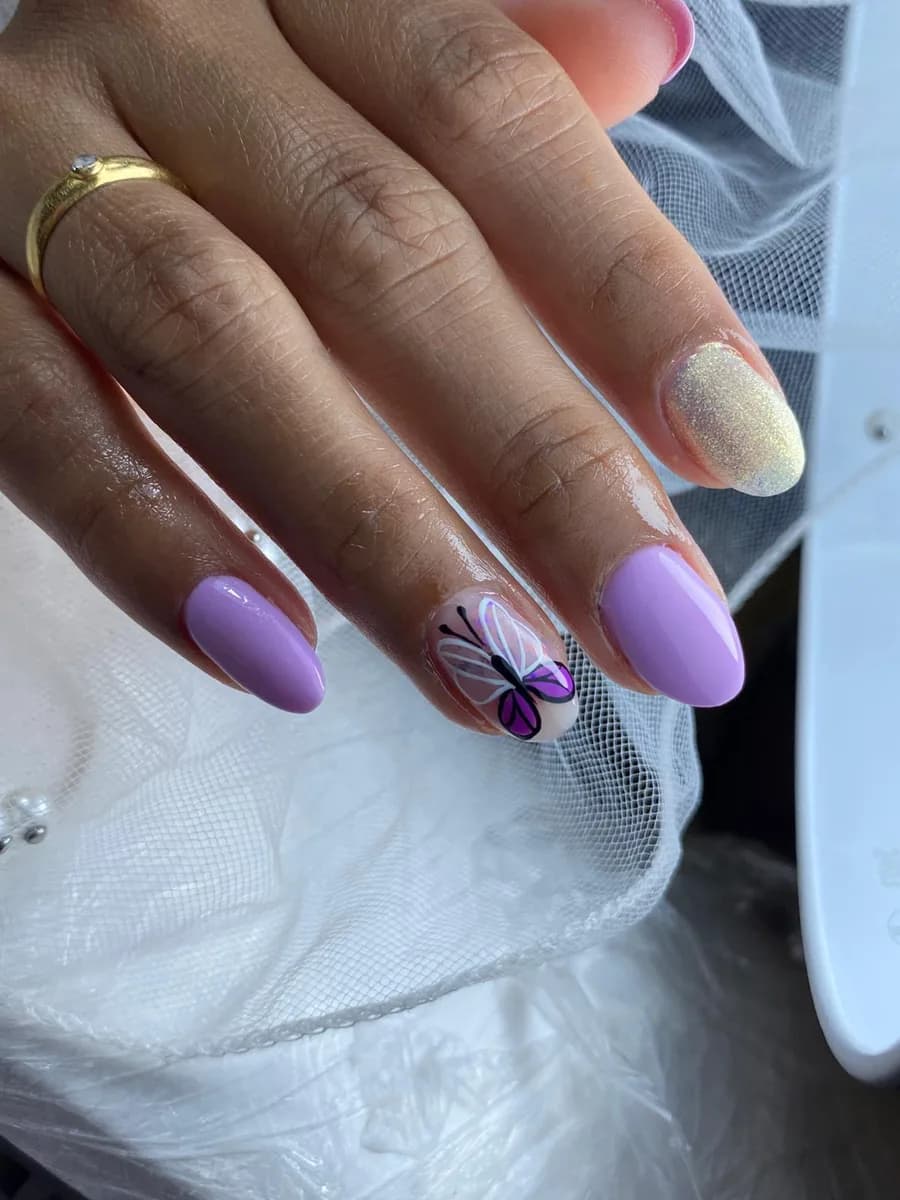 Commercial nail art